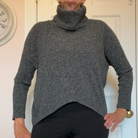 Clara Sun Woo sweater - Picture 11 of 11